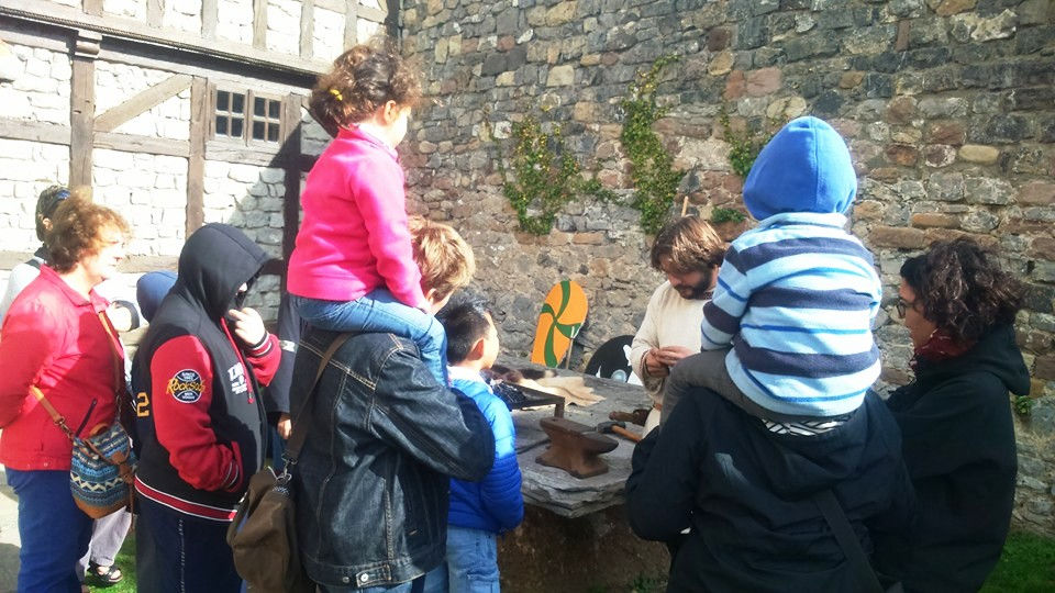 CASTILLO_DE_ARGÜESO,._TALLERES_MEDIEVALES_2015,_4