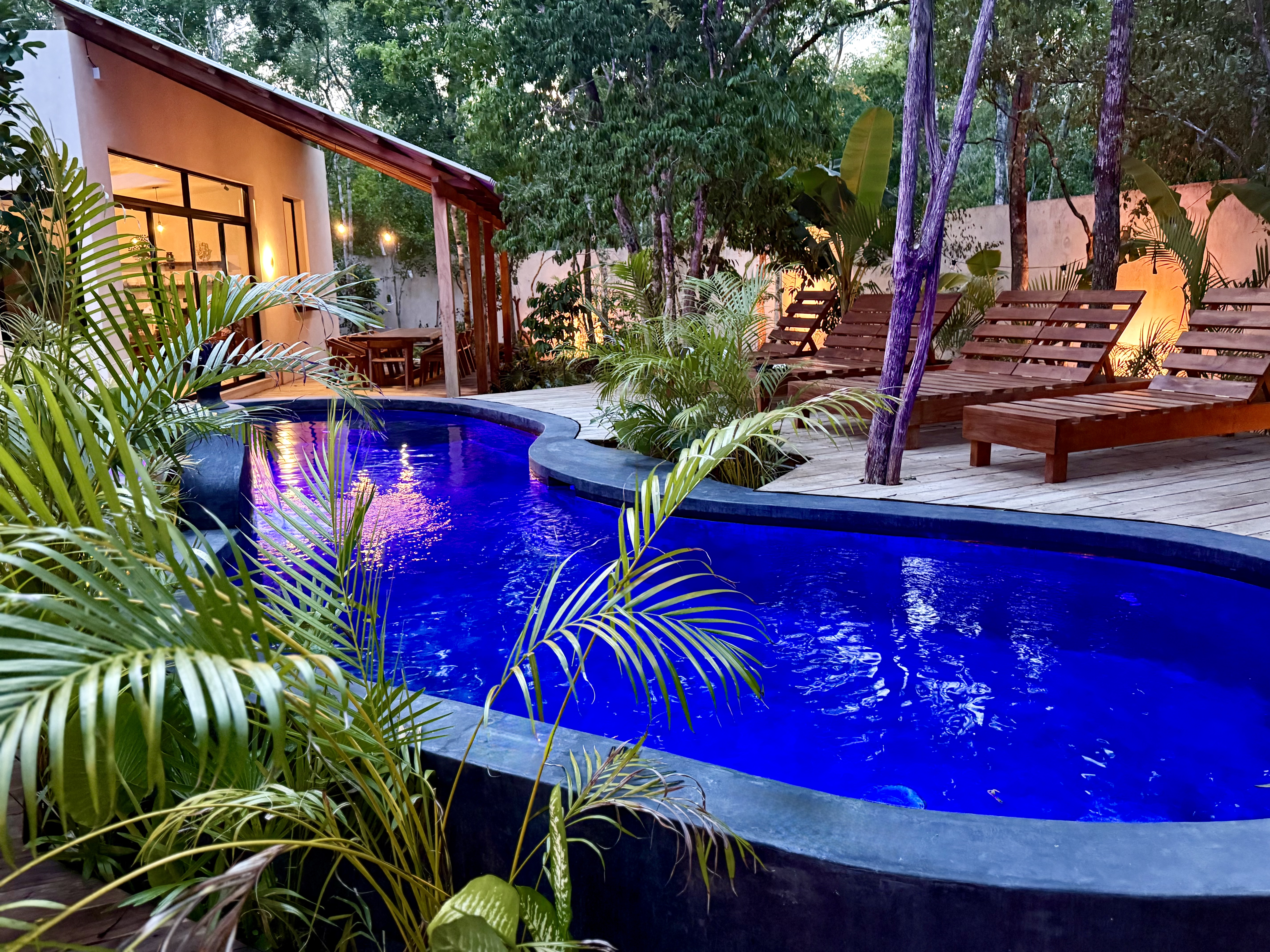VB Pool and House.jpg