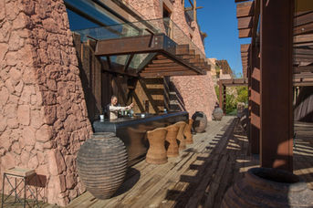 Unik arkitektur og tropisk atmosfære ved Lopesan Baobab – ideelt for bryllup i eksotiske omgivelser.