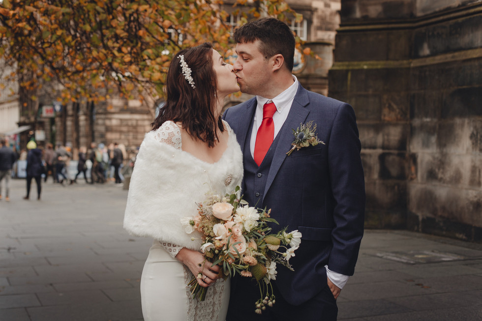 city chambers edinburgh wedding photographer
