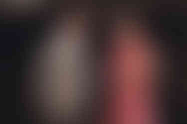 Relaxed drinks and social moments at The Free Company photographed by an Edinburgh wedding photographer.