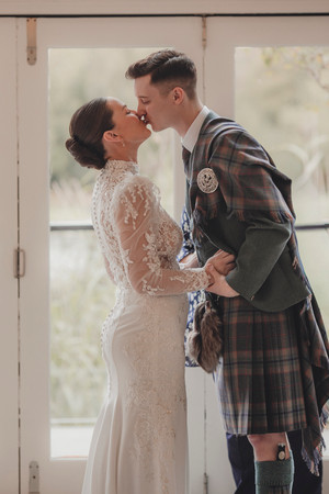 Emotional wedding ceremony at Forbes of Kingennie Country Resort in Scotland
