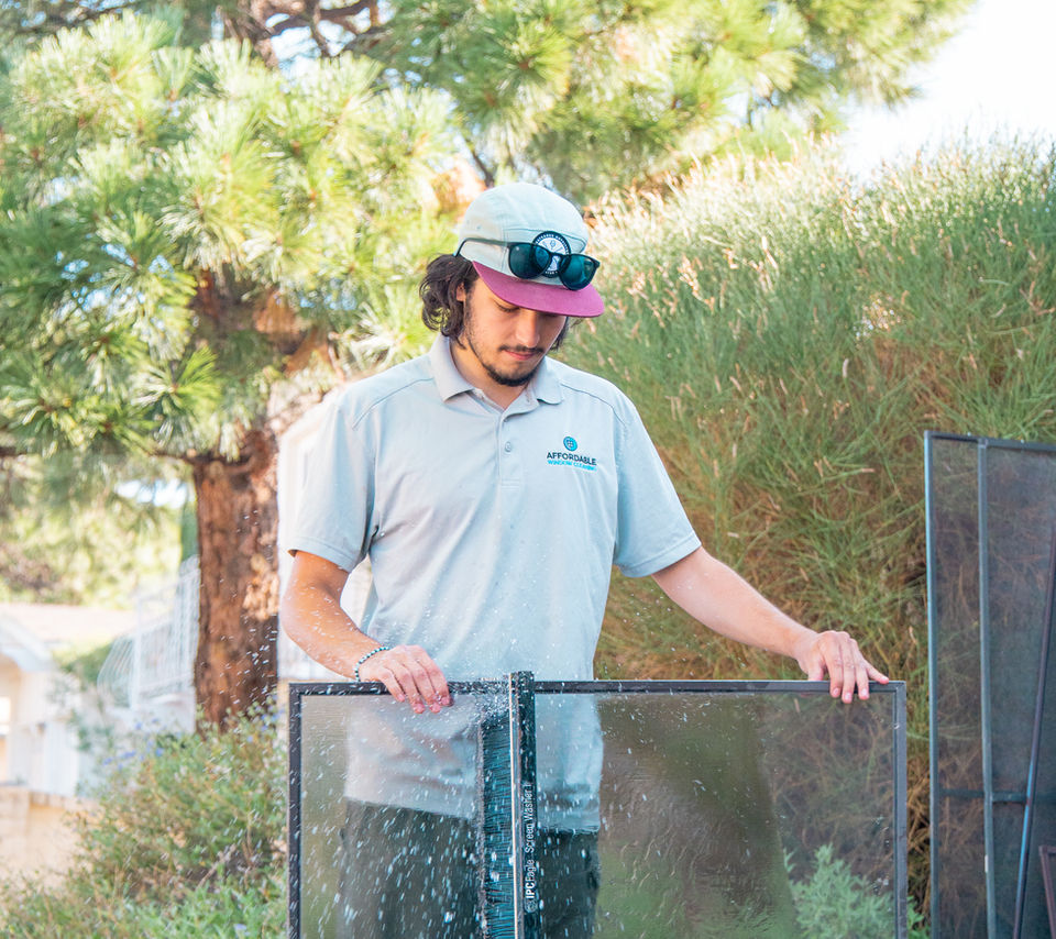 Screen cleaning with water brush tool 2