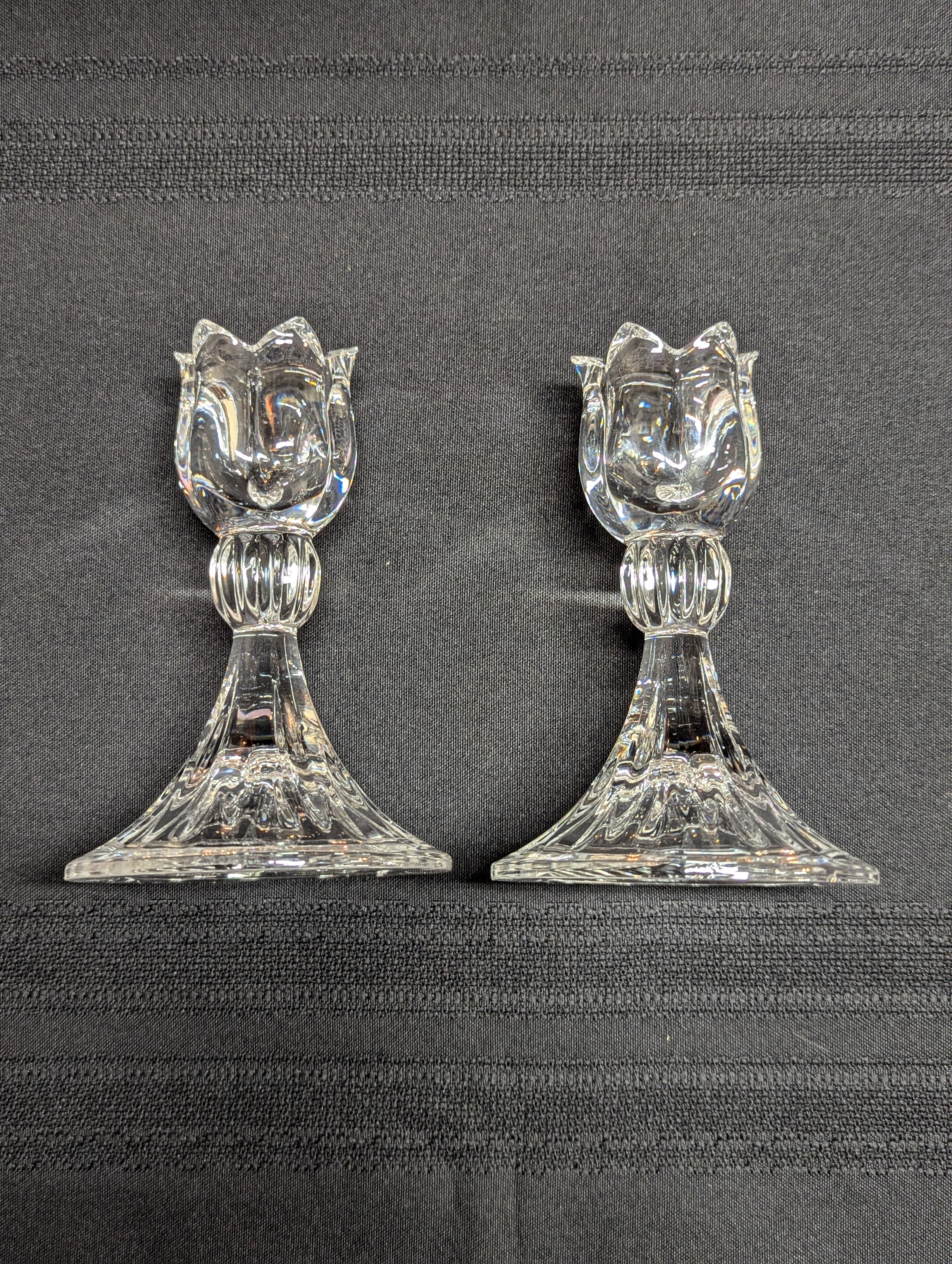 Tulip Floral Crystal Candlestick Set – Image 3