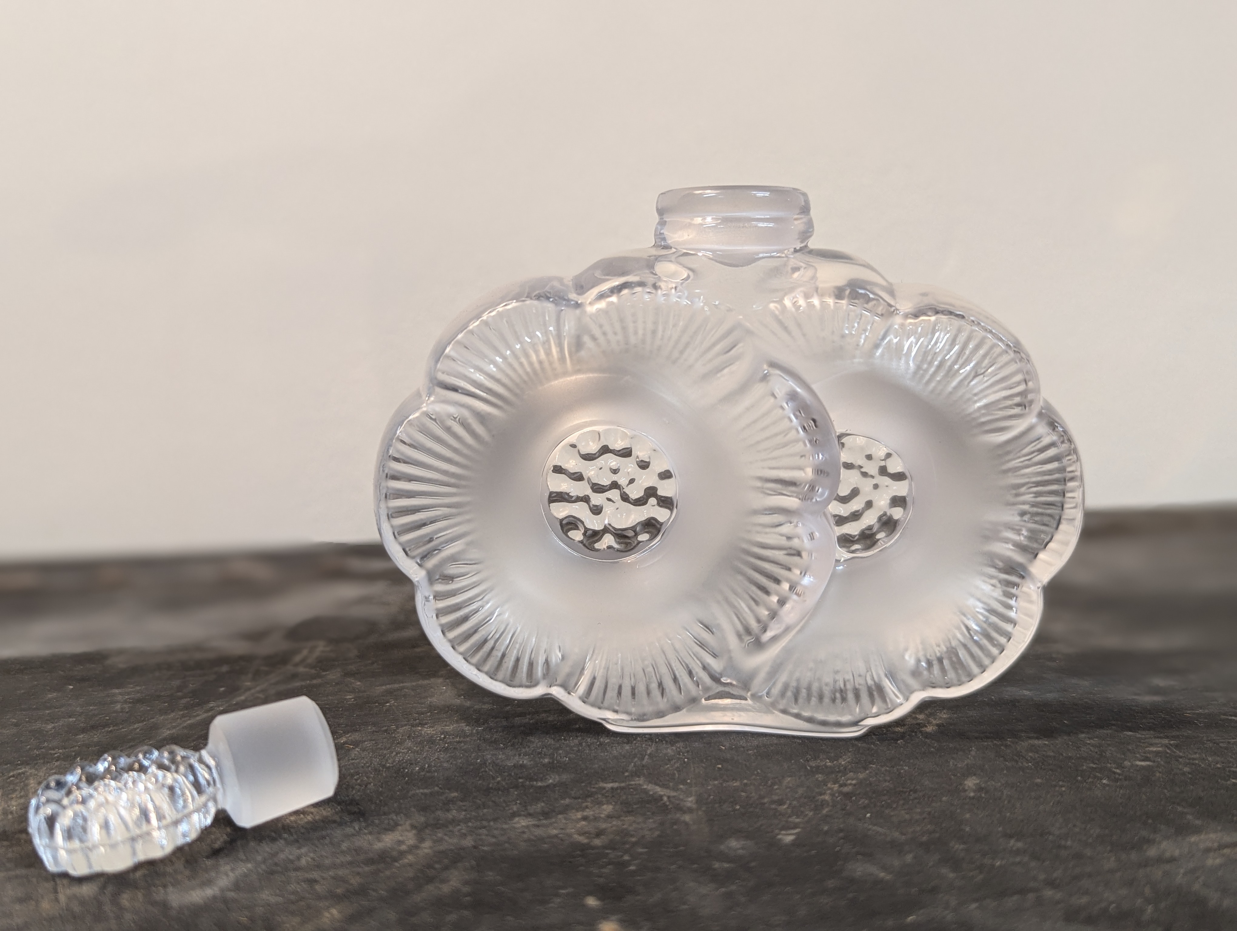 Lalique Two Flowers Perfume Bottle – Image 4