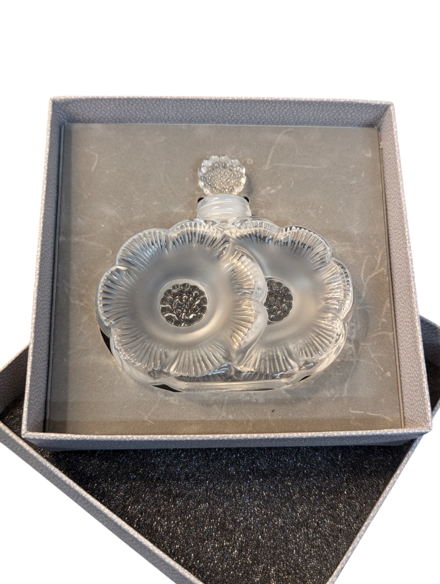 Lalique Two Flowers Perfume Bottle – Image 3