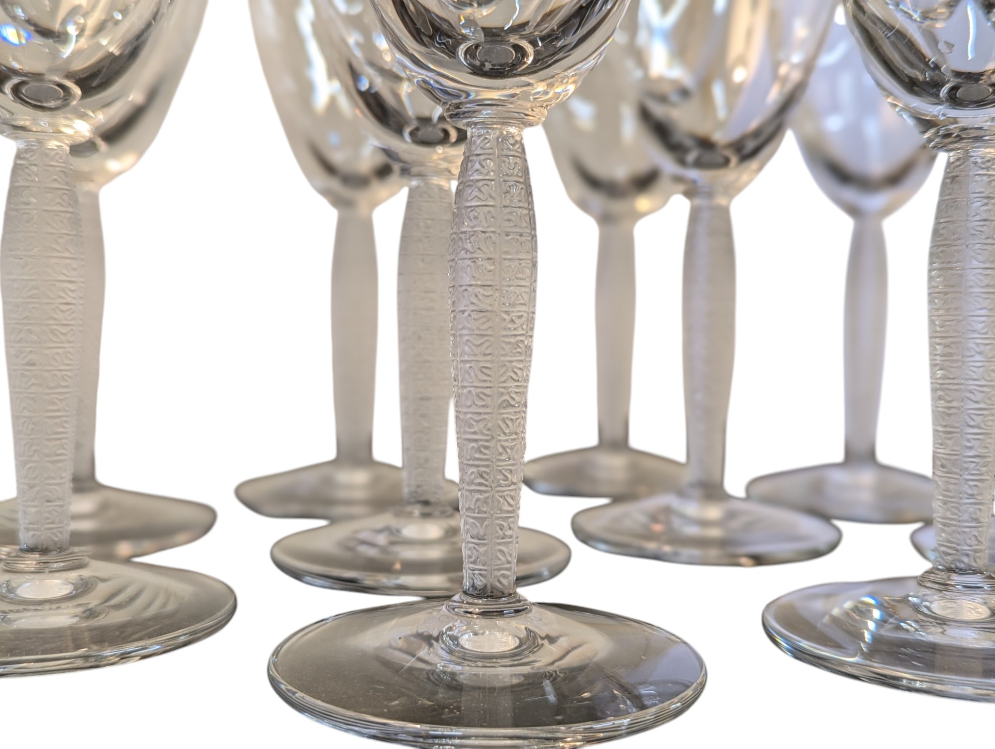 Set of 10 Lalique French Crystal Wine Glasses - Louvre – Image 3