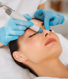 Hydrafacial-Treatment-scaled.jpeg