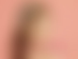 IU Menjalani Kehidupannya Sebagai Seorang “Celebrity” dalam MV Comeback-nya yang Memukau!