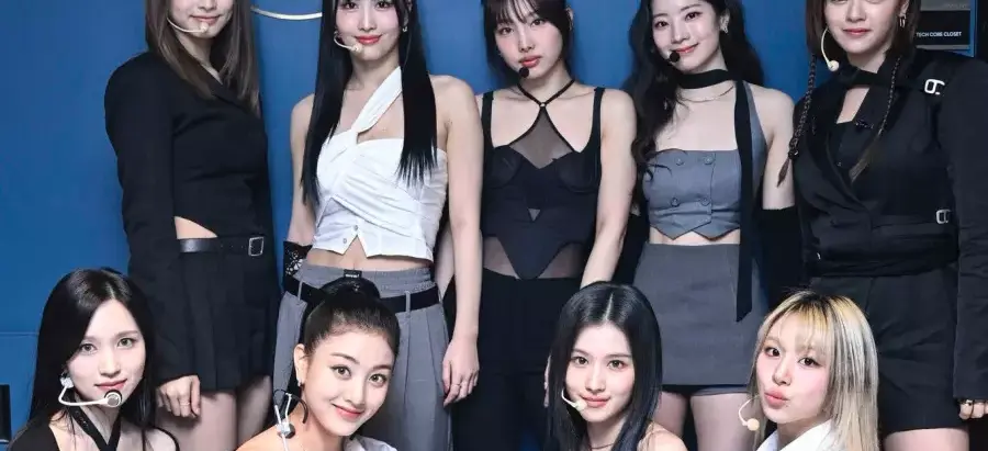 TWICE Jadi Artis Wanita K-Pop Pertama Yang Menempatkan 3 Album Selama 8 Minggu Di Billboard 200