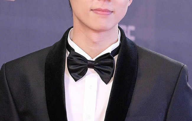 Song Duk Ho Dihukum Masa Percobaan Karena Tuduhan Penghindaran Wajib Militer