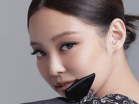 Jennie BLACKPINK Tampil Menawan Dalam “Harper’s Bazaar” + Menuturkan Pencapaiannya Melalui Fashion