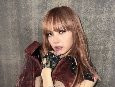 Lisa BLACKPINK Pecahkan Rekor Untuk Posisi 1 Terbanyak Di iTunes Charts Dari Semua Lagu Artis Wanita