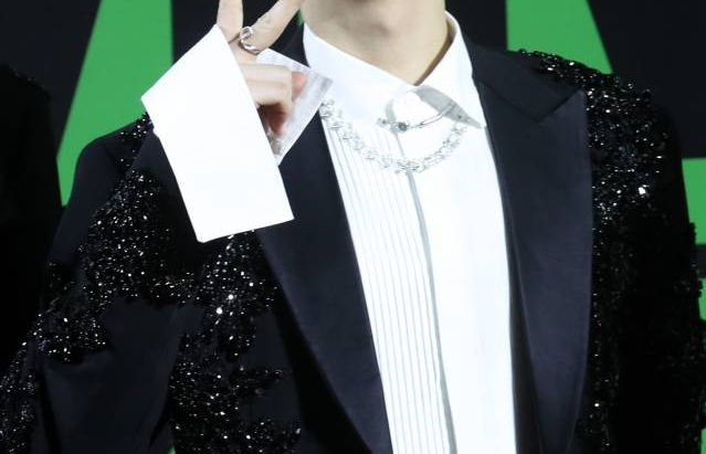 Kihyun MONSTA X Secara Pribadi Mengumumkan Pendaftaran Militer Dalam Surat yang Menyentuh Hati