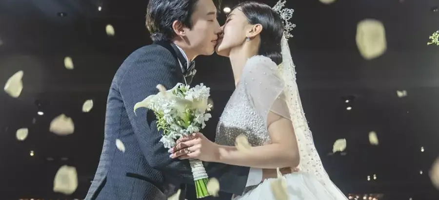 Hoon U-KISS dan Mantan Anggota Girl’s Day Hwang Ji Seon Sedang Menantikan Anak Pertama Mereka