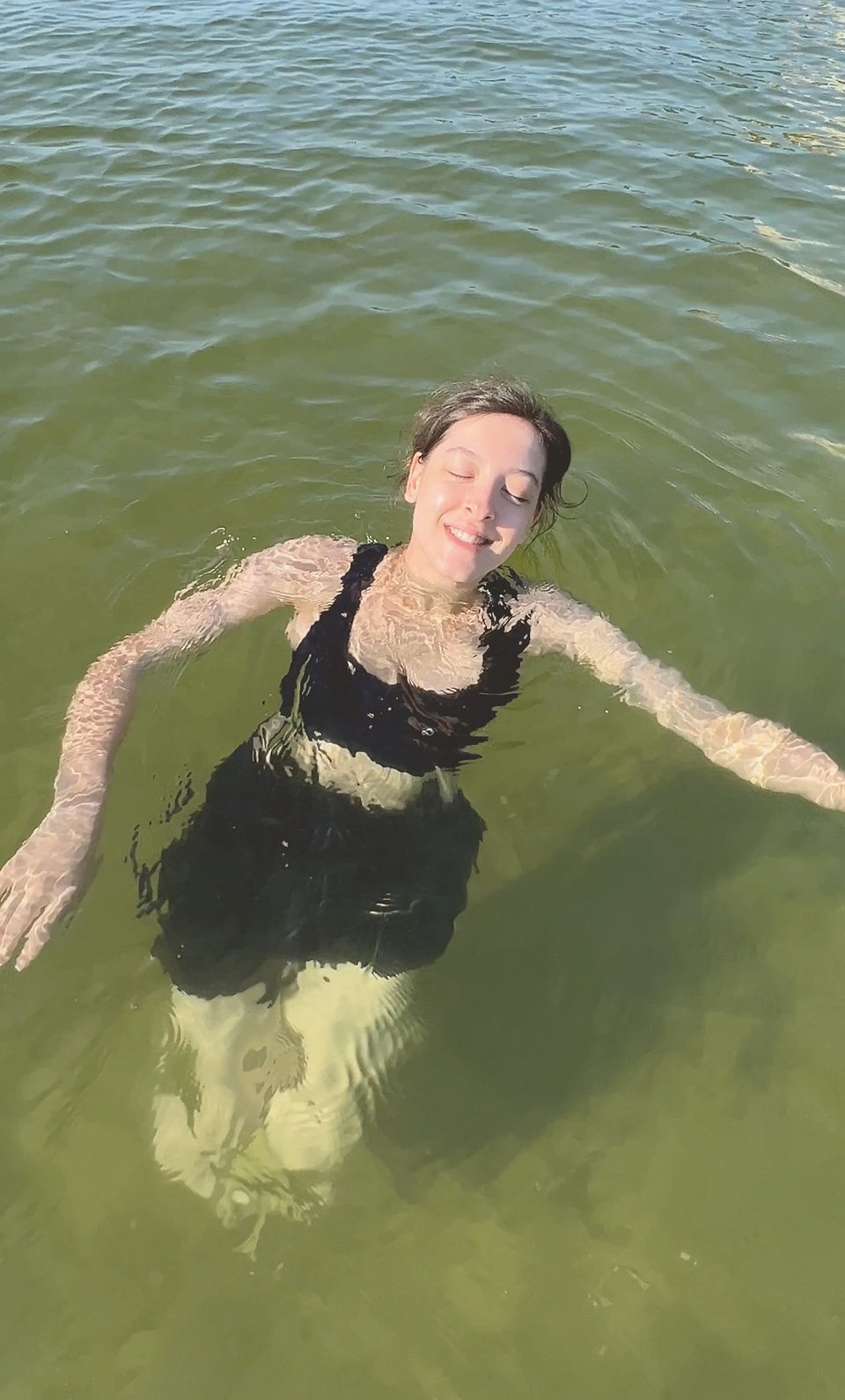 Swimming at WAHYEON BEACH - 와현해수욕장 geoje