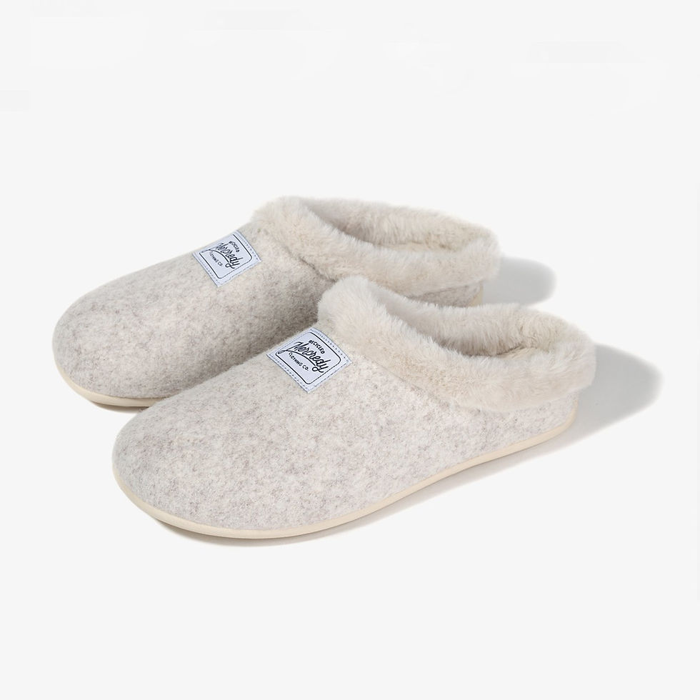 Thumbnail: Mercredy eco slippers in off white fur