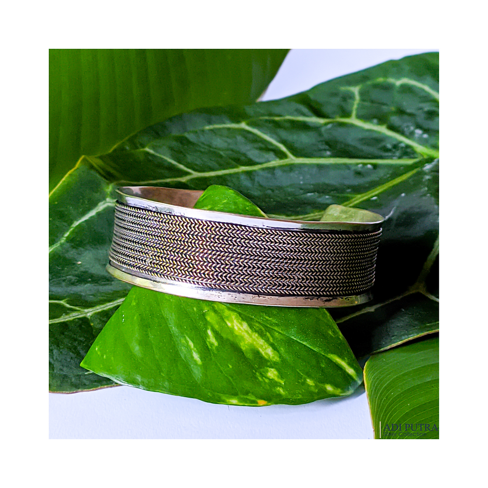 Thumbnail: Line Chain Cuff Bracelet