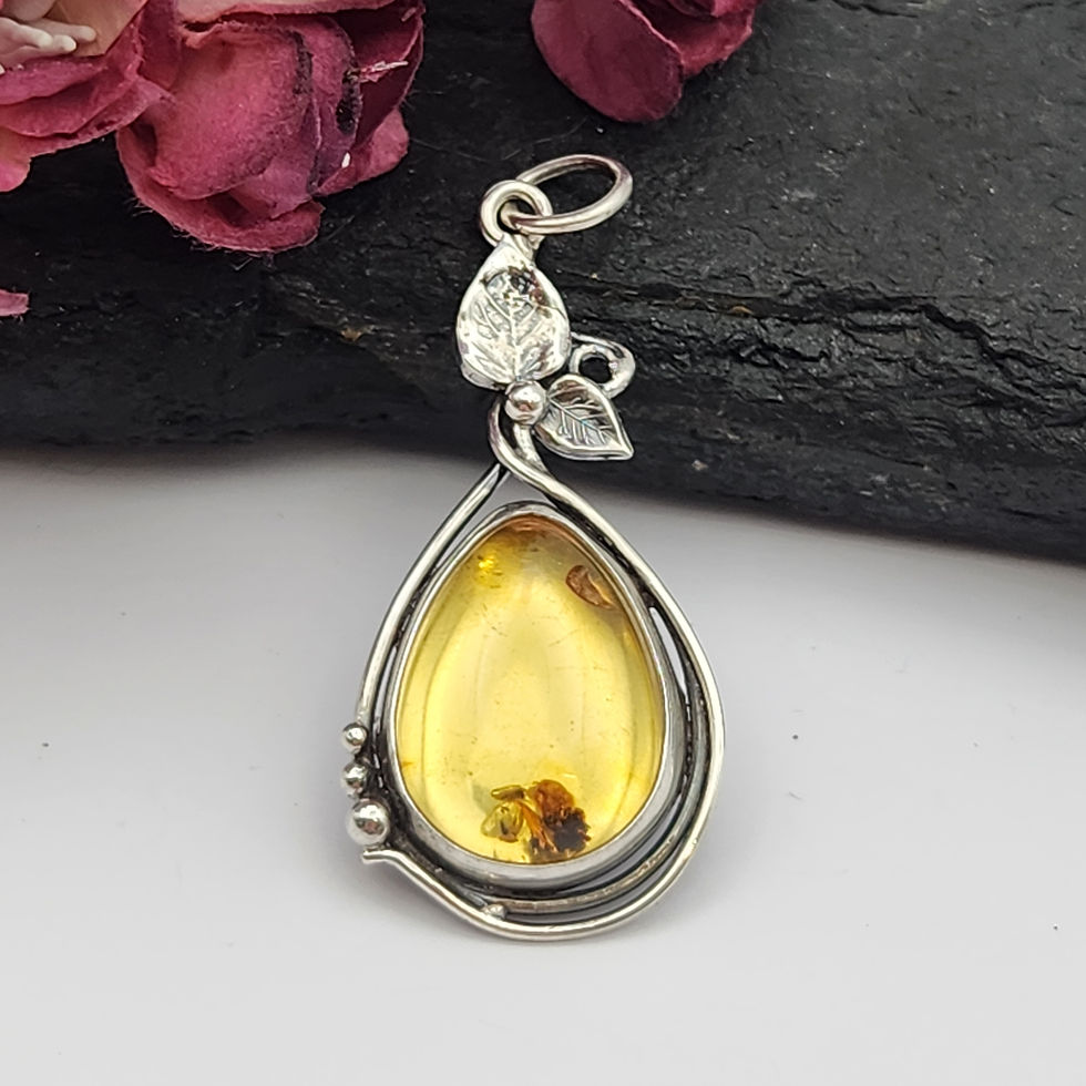 Thumbnail: Art Nouveau Amber Pendant