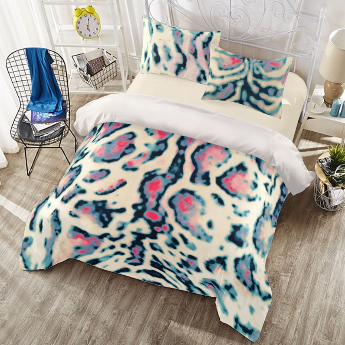 Trippy Feline Pattern Four-piece Duvet Cover Set