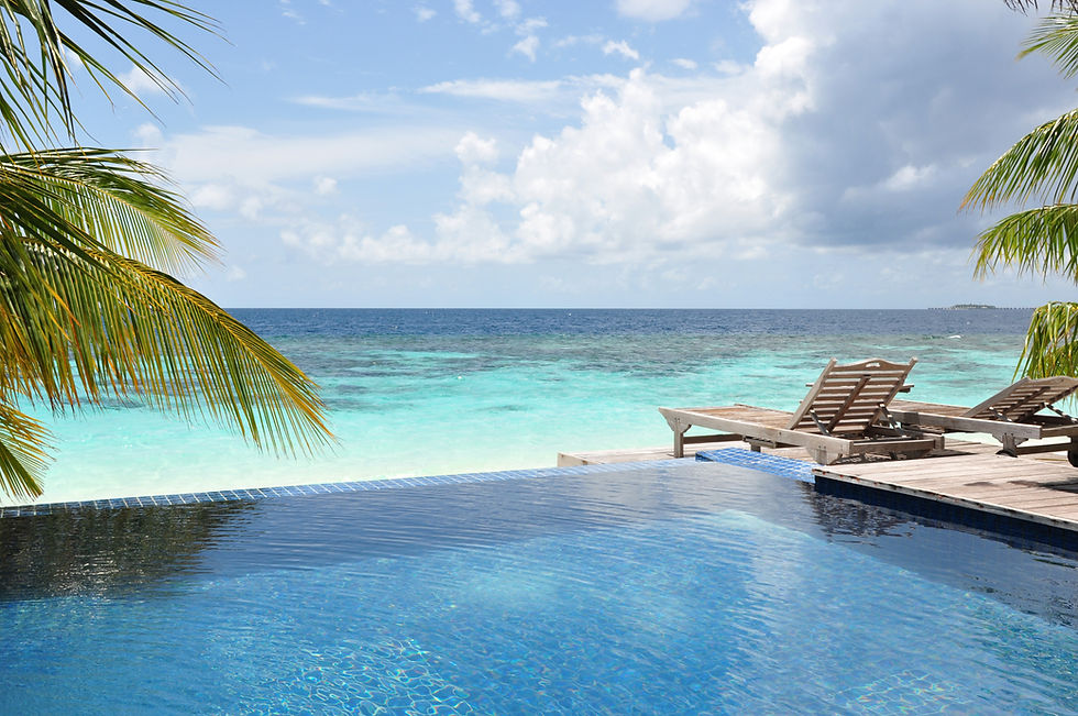 Piscina tropical infinita