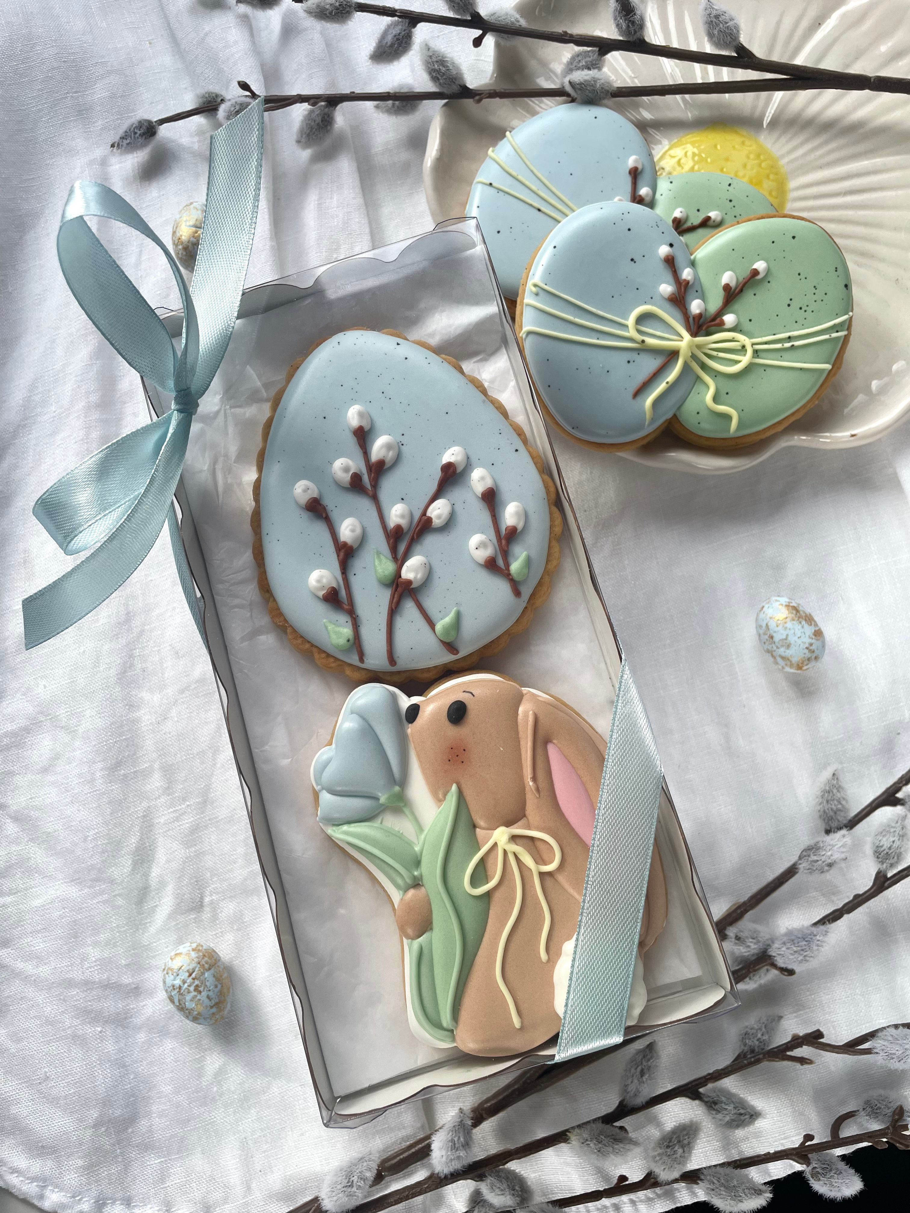 Zestaw ciastek wielkanocnych - pisanka błękitna i zając