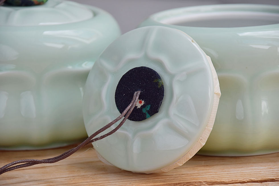 Thumbnail: Ceramic Chinese tea jars "Lotus Flower" - Gift set