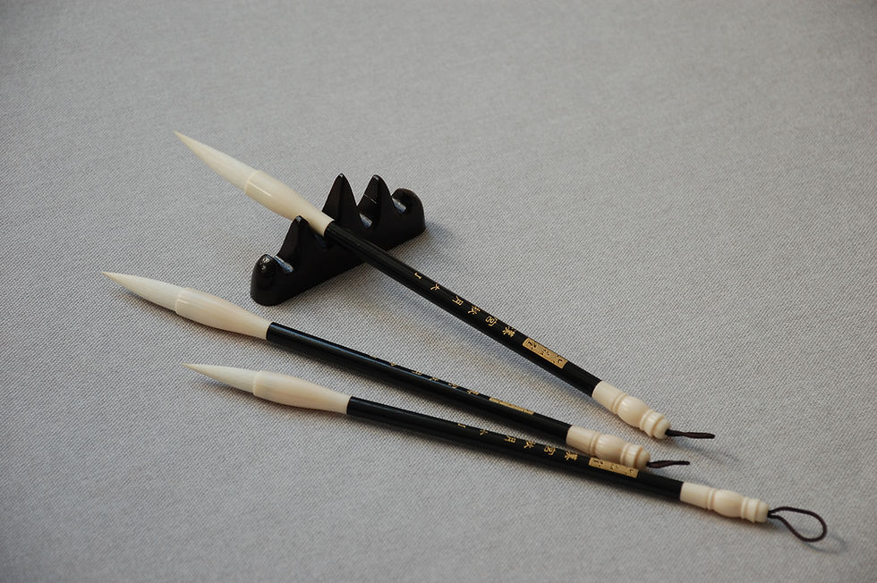 Thumbnail: Set of 3 brushes for Chinese calligraphy in a WHITE-BLACK pattern, PREMIUM
