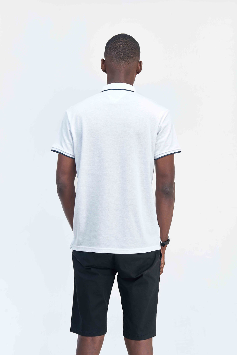 Miniature : Polos hommes à col blanc trois boutonnages Abidjan