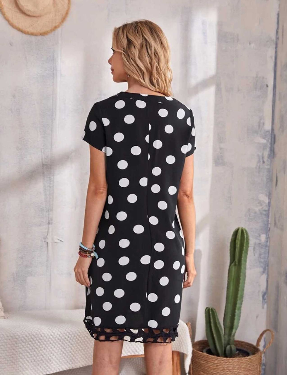 Miniature : Robe Noire volante pointillée Blanc Abidjan