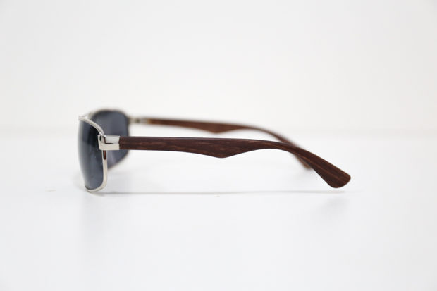 Miniature : Lunettes fond noir de soleil format  rectangle à Abidjan