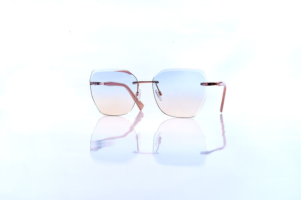 Miniature : Lunette de soleil femme fond Dégradé bleu-rose Abidjan