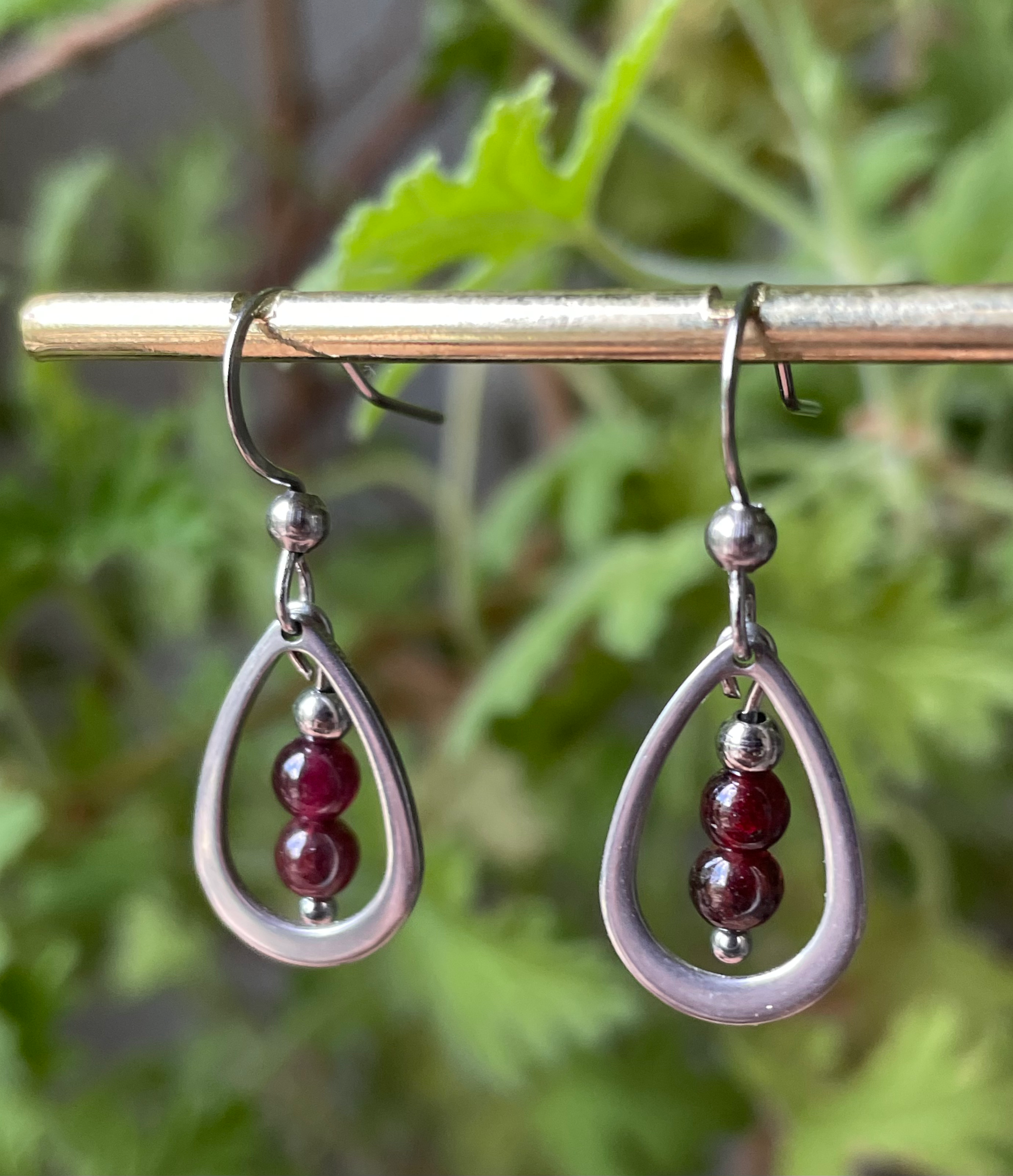 Boucles d'oreilles gouttes Grenat