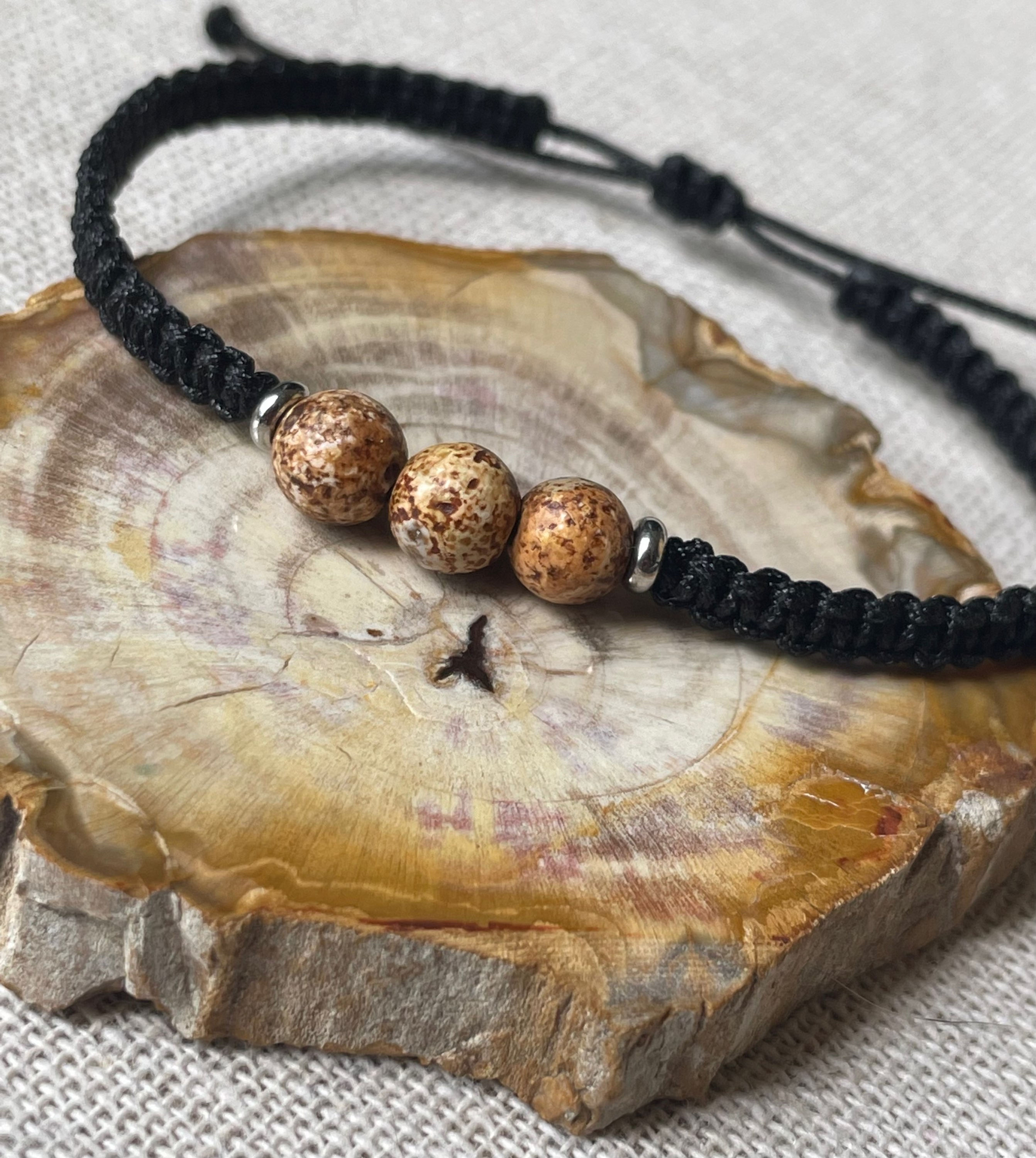 Petit bracelet macramé Bois fossilisé.