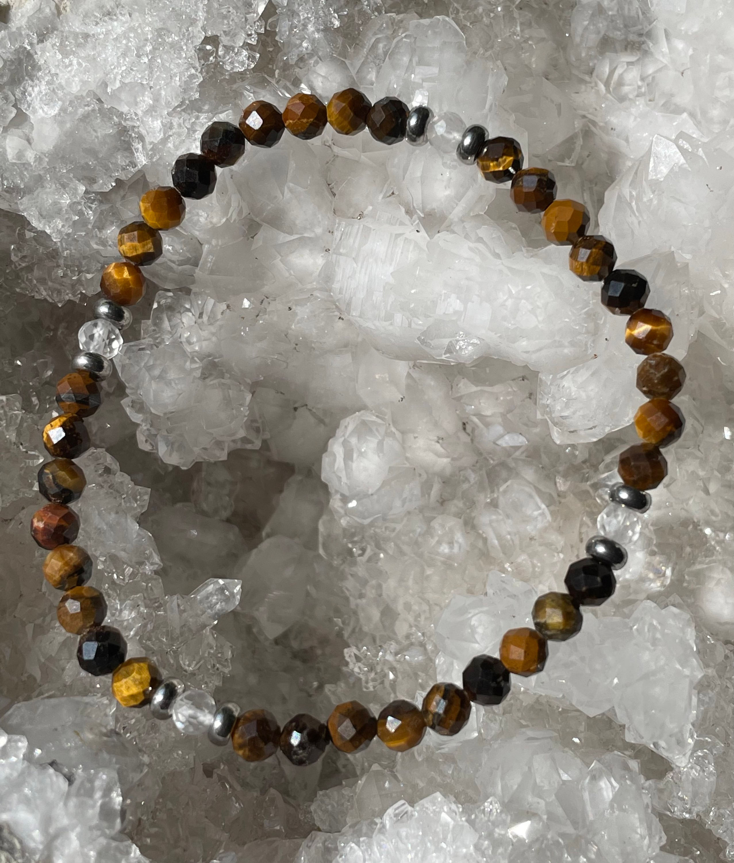 Bracelet Oeil de tigre et Cristal de roche. Pièce unique