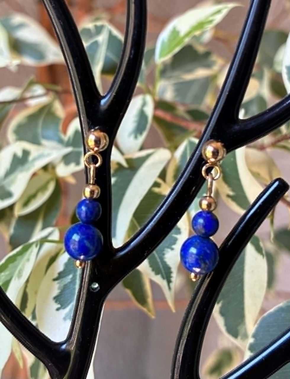 Miniature : Puces d'oreilles acier inoxydable doré 24K et perles naturelles.