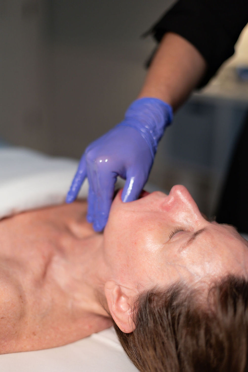 Lift + Sculpt Facial Massage: What It Is, The Benefits & What to Expect