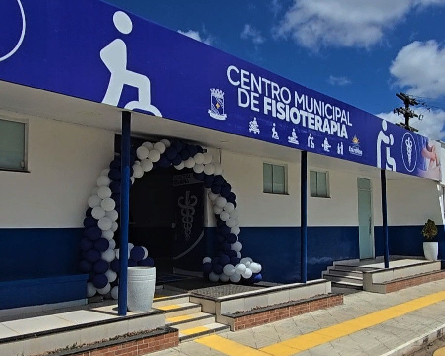 Foto da inauguração do Centro de Fisioterapia