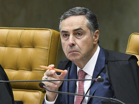 Em decisão liminar, Barroso suspende piso nacional da enfermagem