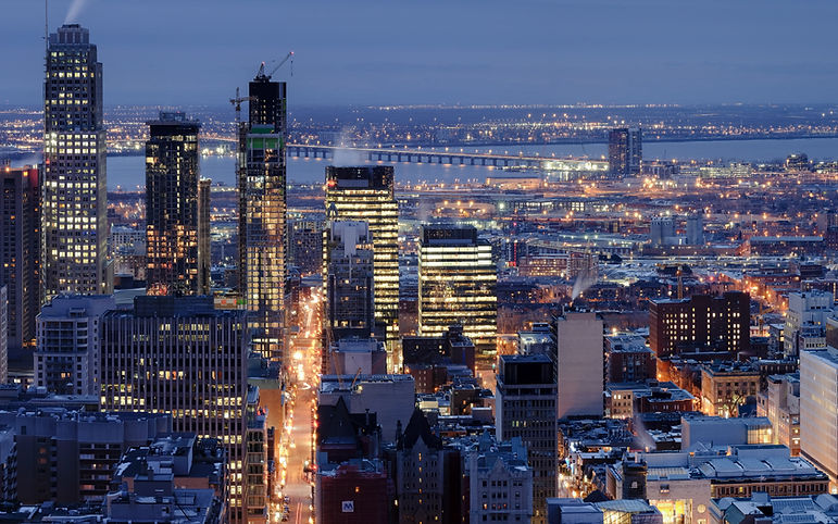 Centre-ville de Montréal en soirée