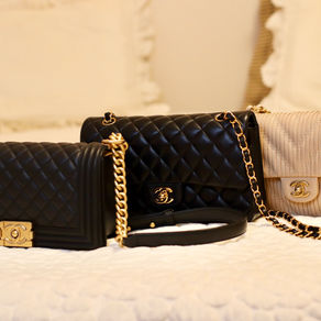 CHANEL COMPARISON: BOY VS. CLASSIC FLAP & MODELING SHOTS