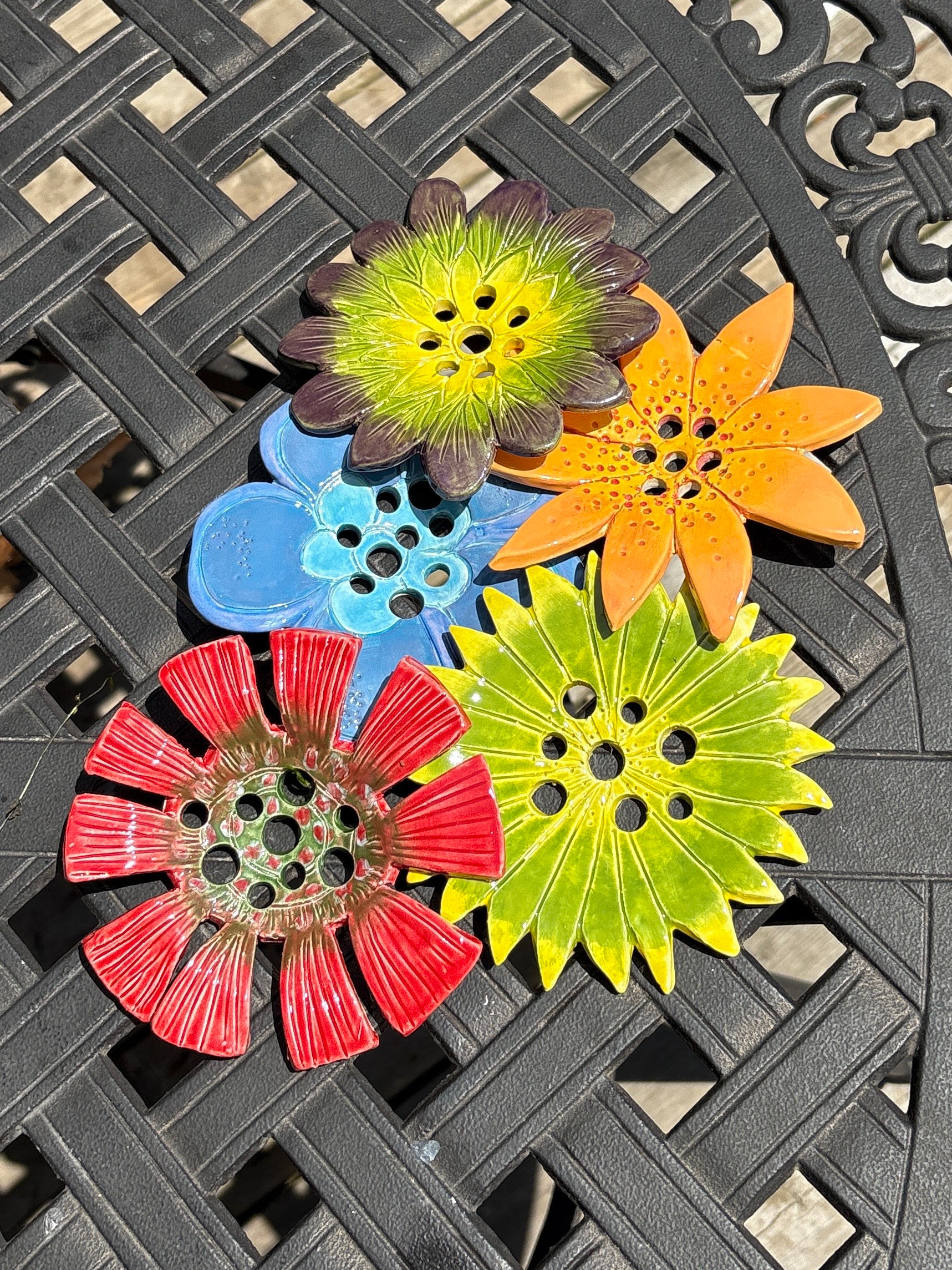 Pique-fleurs en céramique 