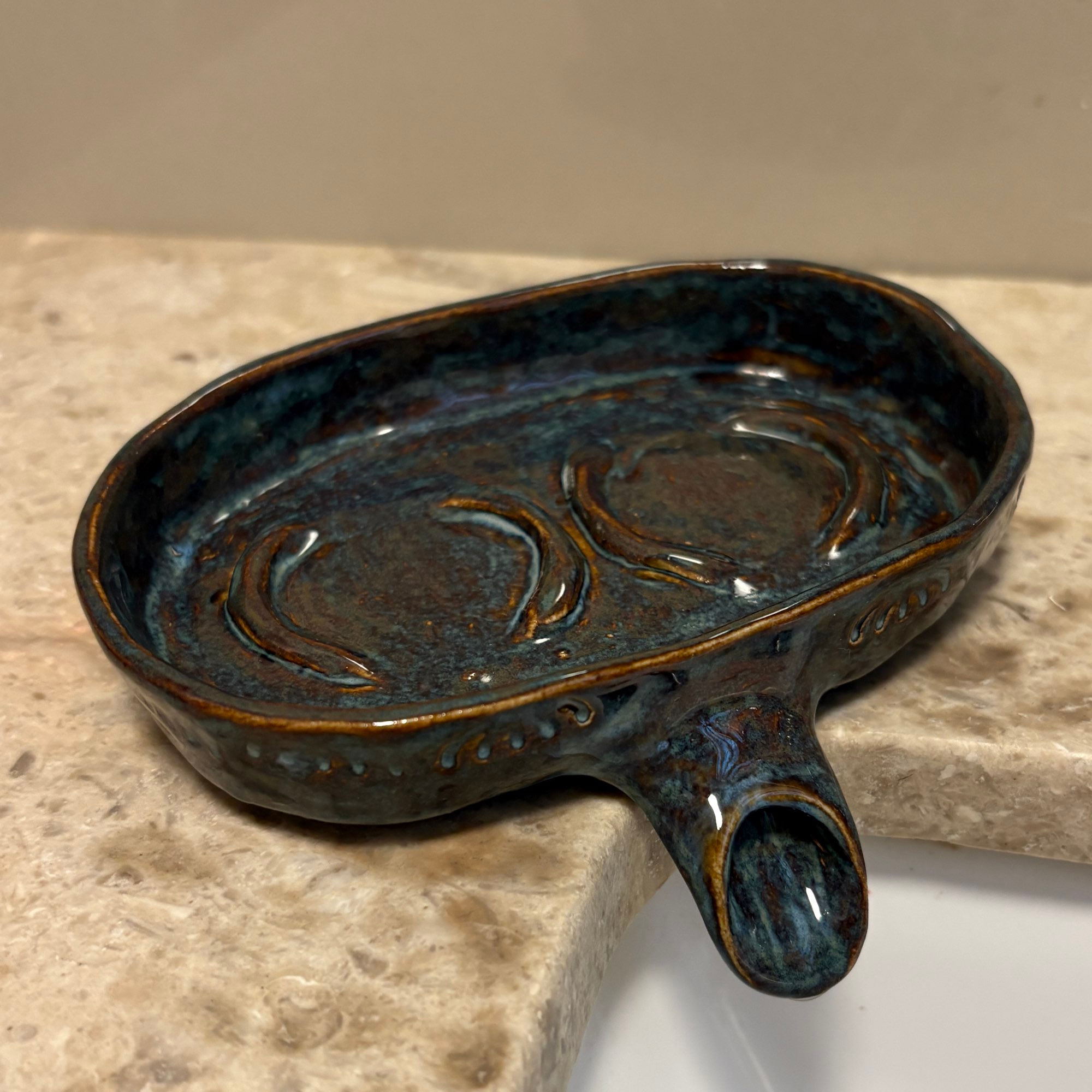 Porte-savon à déversoir en céramique