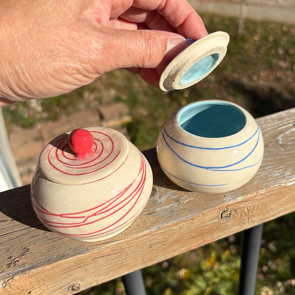 Thumbnail: Petit pot tourné en céramique-collection Tournicoti 