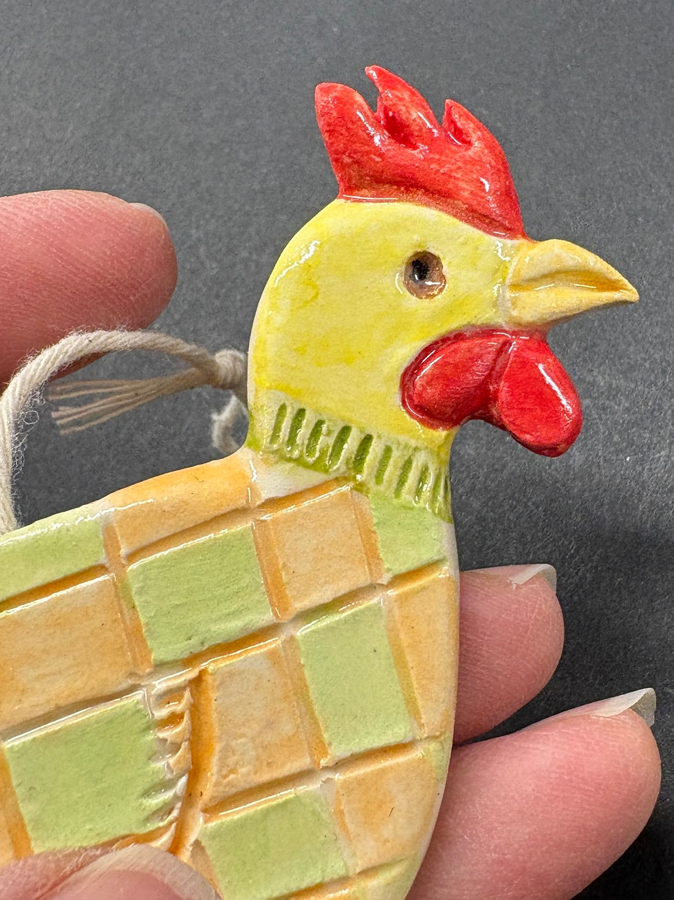 ornement de sapin poule et son oeuf en céramique