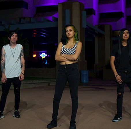 Album Review: Blossoms Fall-La Alma