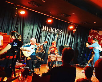 Trio con Flora Dukes bar 022020.jpg