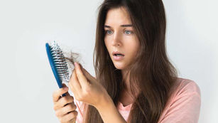 Estresse pode causar queda de cabelo? Saiba como amenizar o problema e conquistar fios saudáveis