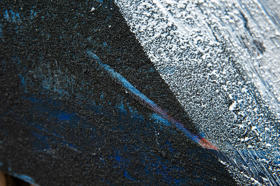 Thumbnail: black and white abstract. Black half circle on white background