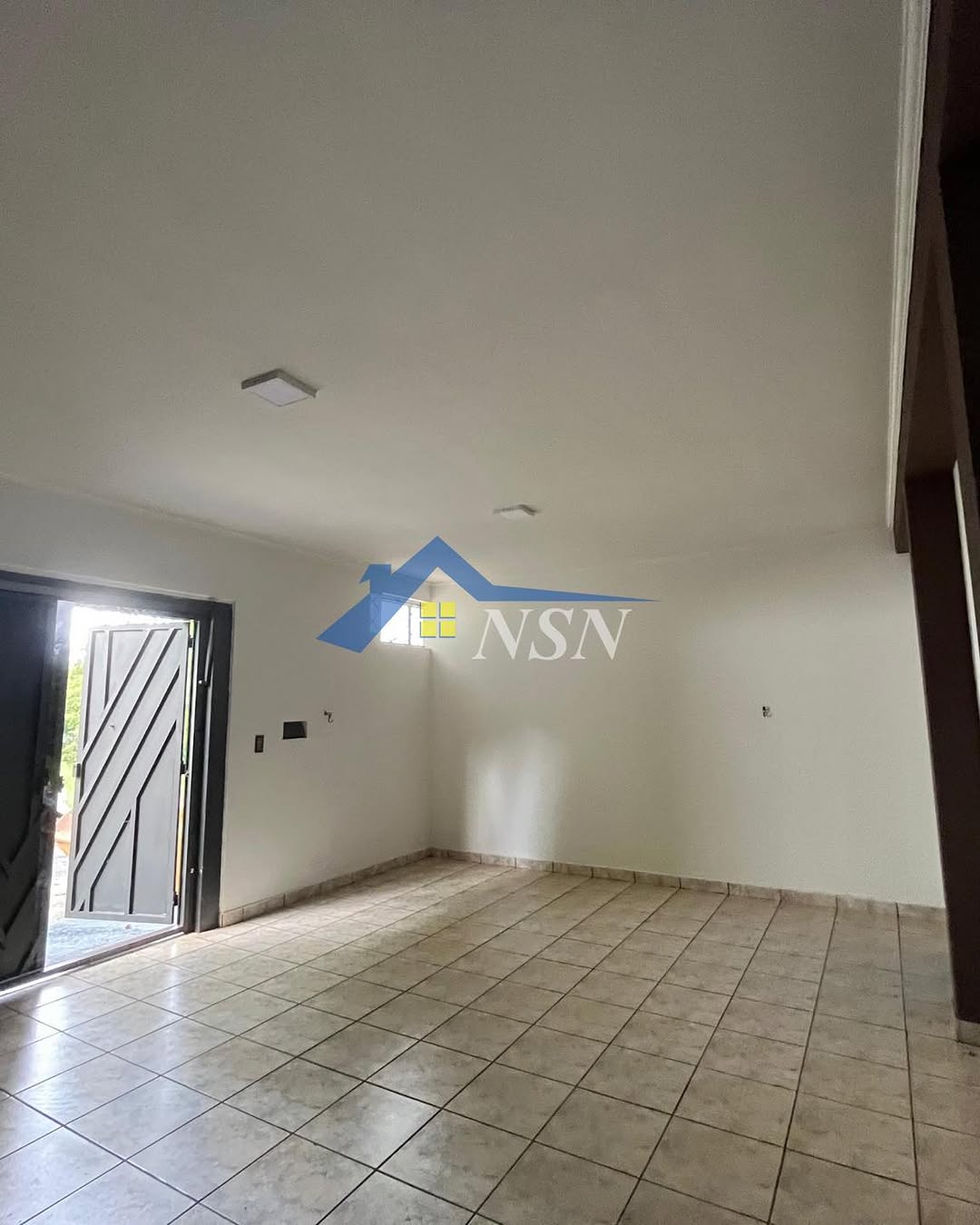 ATENÇÃO OPORTUNIDADE ÚNICA   Jardim Elisa  Vaga para 2 veículos portão automatizado sala cozinha 03 dormitórios sendo 01 suíte área de serviço ponto comercial com banheiro lajotada,piso (1)